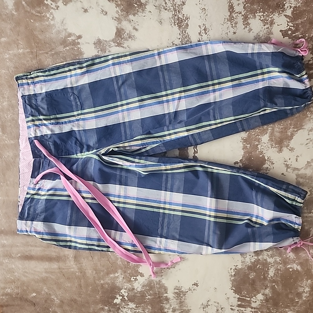 Pink VS Cropped Blue and Pink Pajama Pants. Free Tank. Size: M - Picture 4 of 11